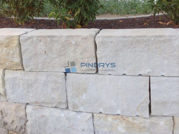 Sandstein Mauersteine 40x40x80 cm Lagerfugen gesägt, Trockenmauer aus Polen
